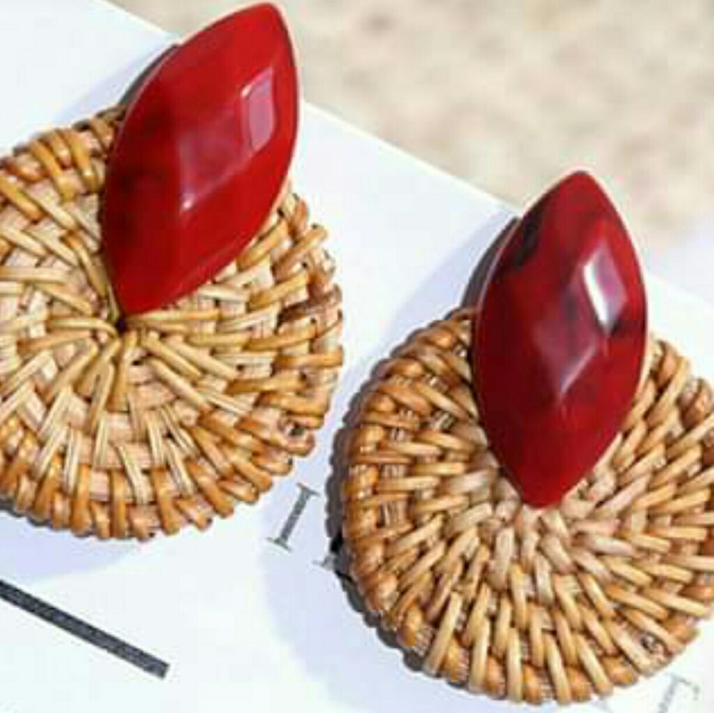 Womens' earrings